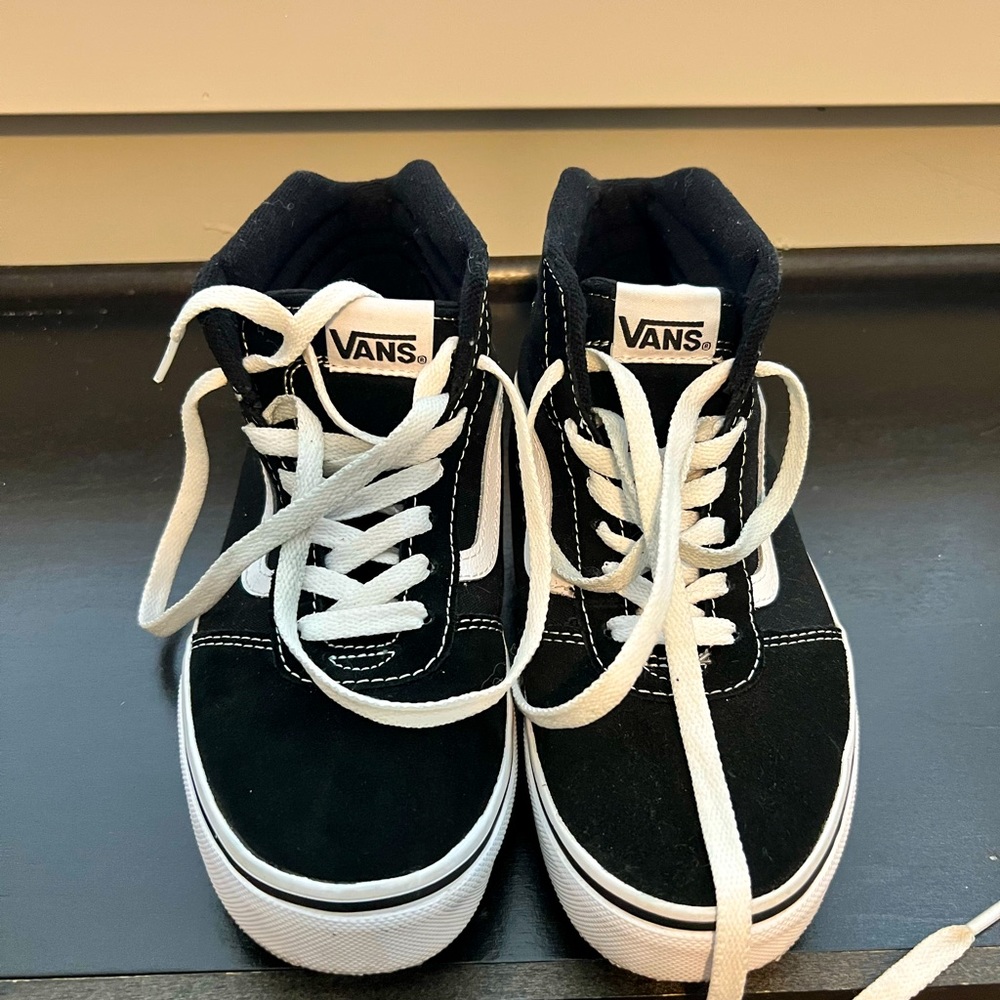Only worn twice high top vans !